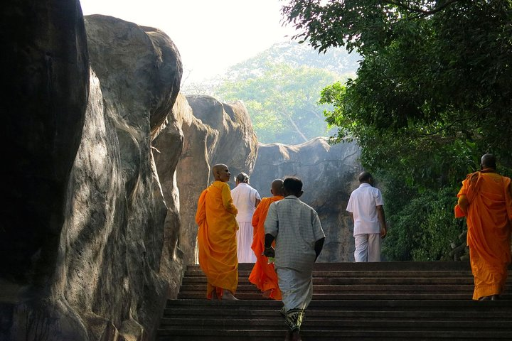 Dambulla Cave Temple 